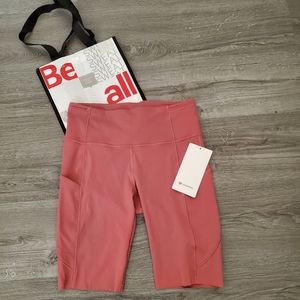 NWT Lululemon Fast and Free Short 10"